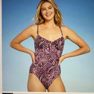 ✨NWT ! Tie front underwire medium coverage one piece swimsuit ✨